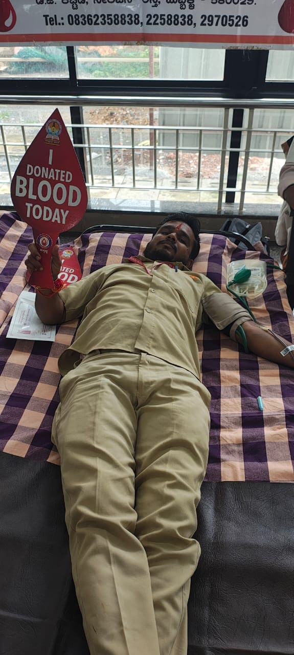 A blood donation camp in RVK - Sattur (19)