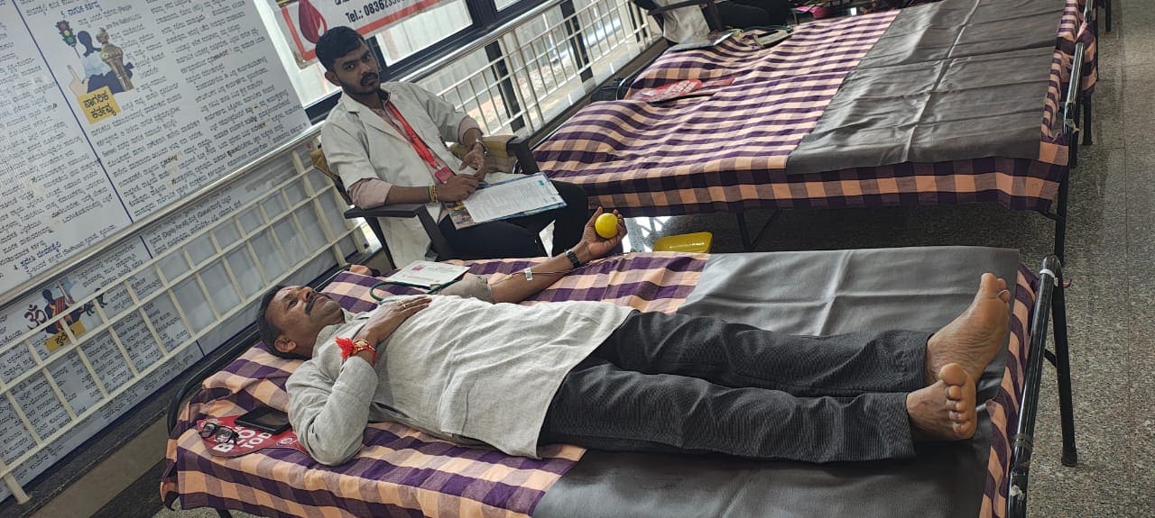 A blood donation camp in RVK - Sattur (6)