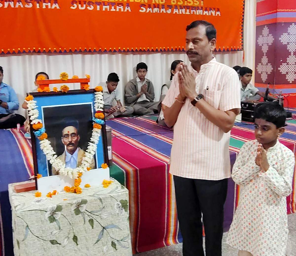 RVK – Sattur Observes Veer Savarkar Jayanti (4)