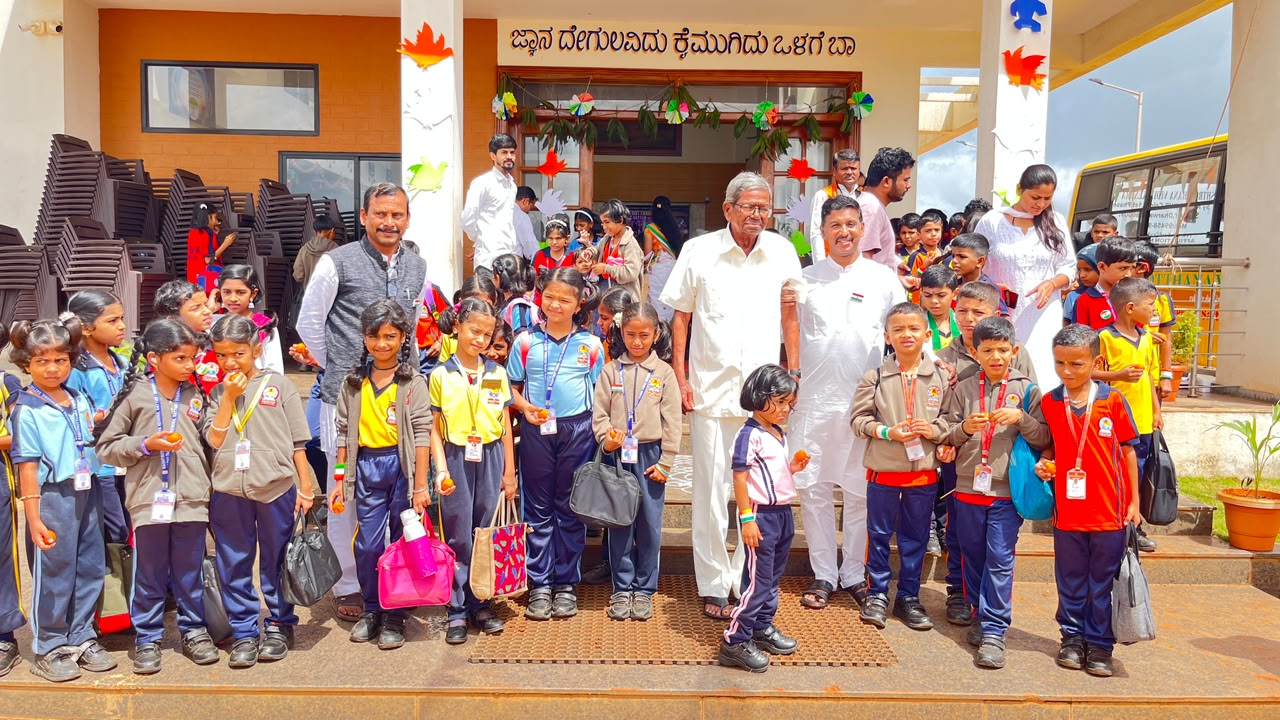 1965 War Veteran Graces 80th Independence Day Celebration at RVK - Sattur (12)