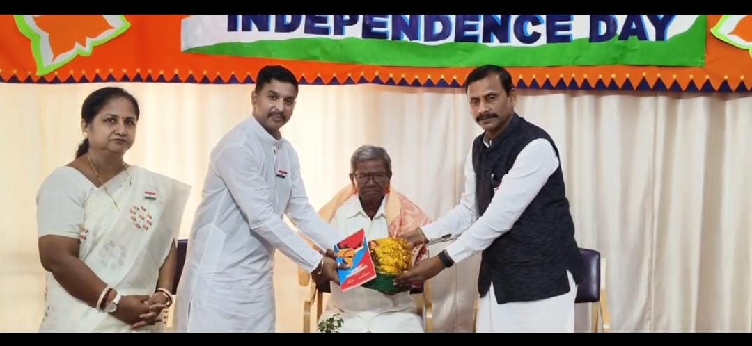 1965 War Veteran Graces 80th Independence Day Celebration at RVK - Sattur (5)
