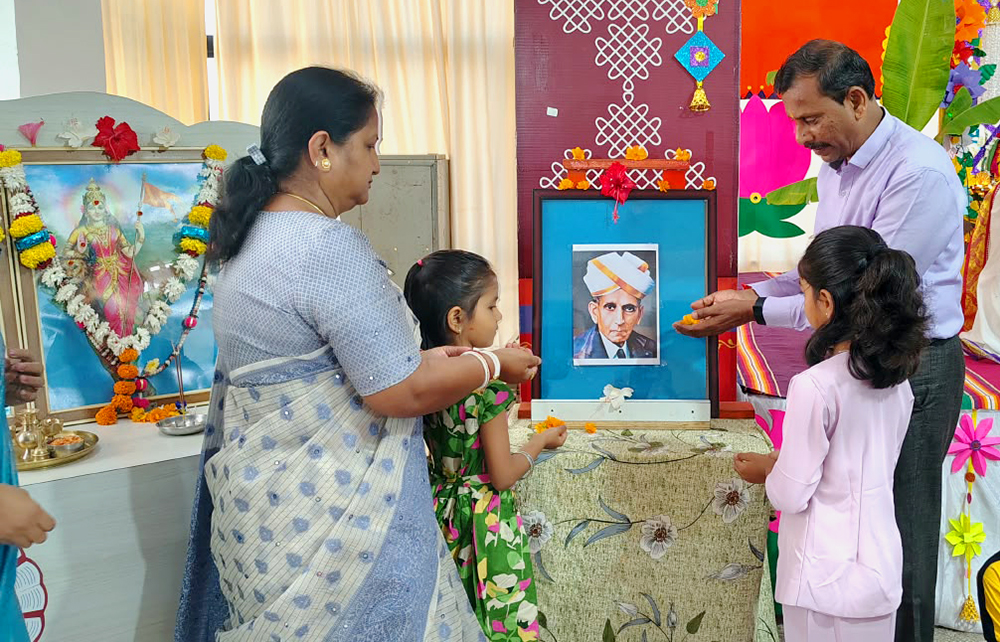 Visvesvaraya Jayanti Celebrated at RVK - Sattur (2)